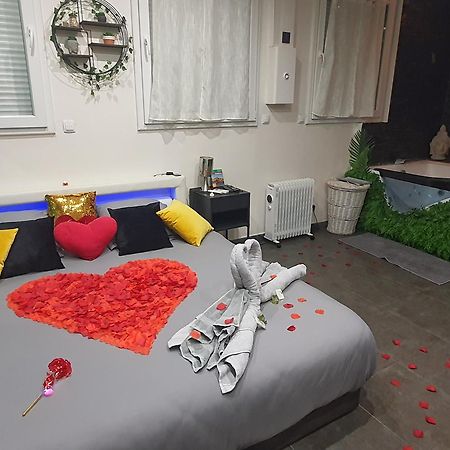 Suite Jacuzzi Privatif Plage Des Catalans Marsilia Exterior foto