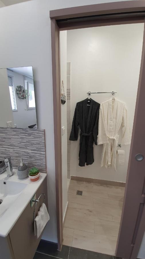 Suite Jacuzzi Privatif Plage Des Catalans Marsilia Exterior foto