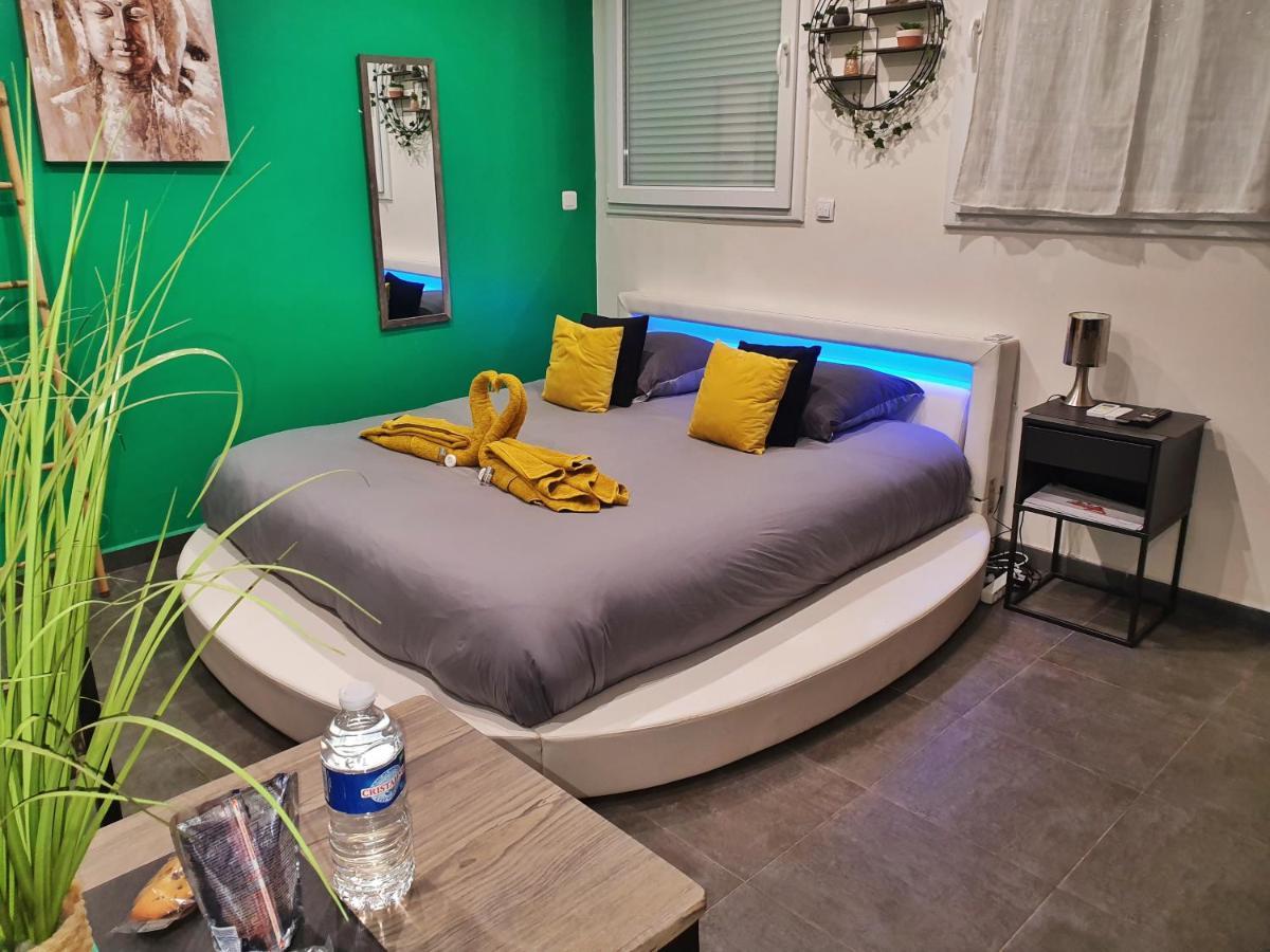 Suite Jacuzzi Privatif Plage Des Catalans Marsilia Exterior foto